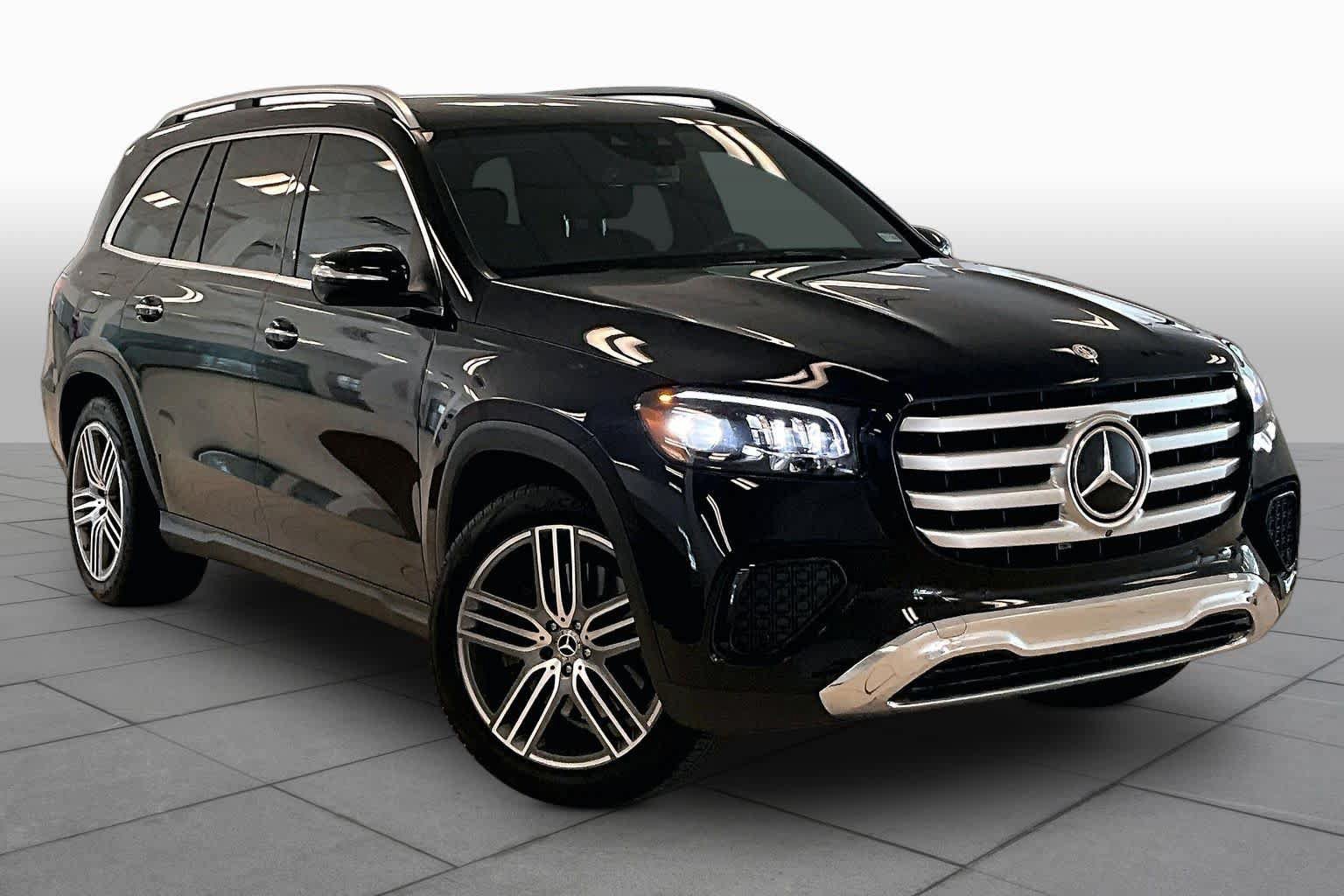 Used 2025 Mercedes-Benz GLS 450 4MATIC image 2