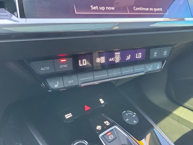 Used 2023 Audi Q4 e-tron Prestige image 27