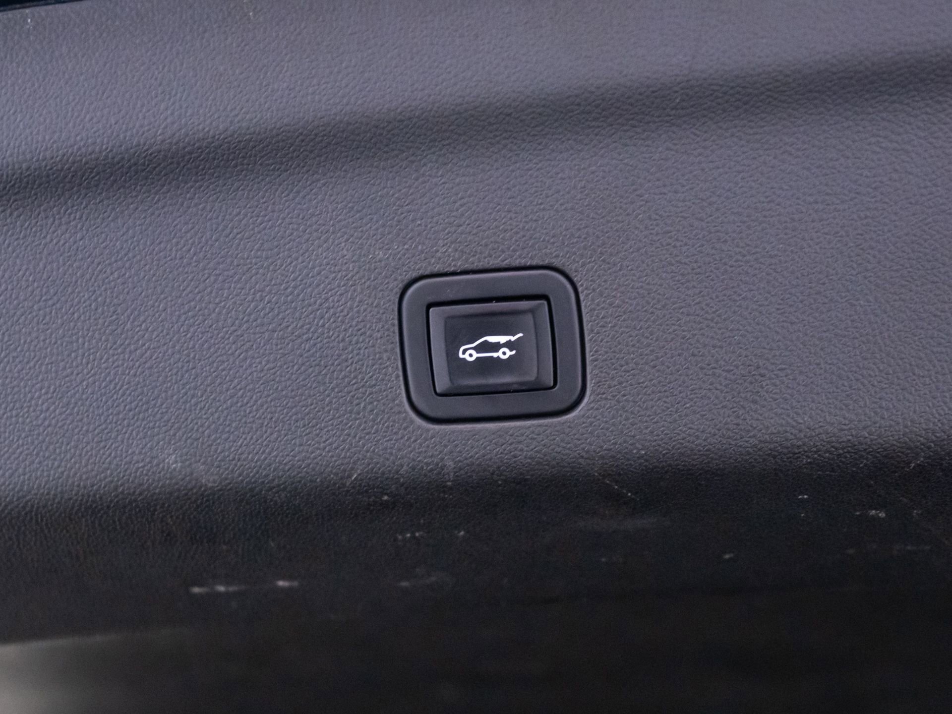 Used 2022 GMC Yukon Denali w/ Denali Premium Package image 34