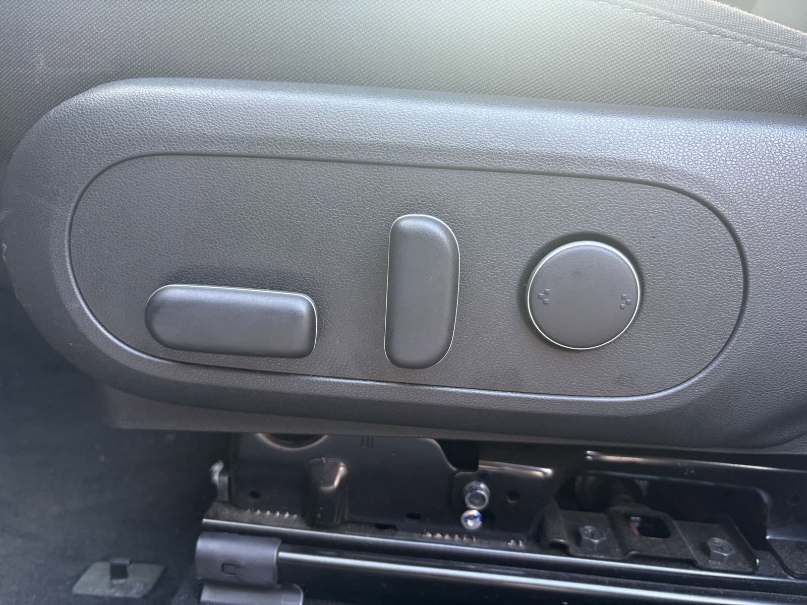 Used 2025 Hyundai Kona SEL image 24