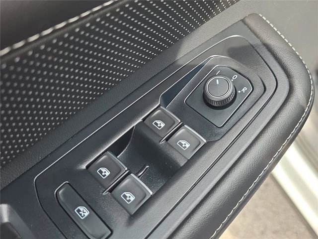 Used 2025 Volkswagen Atlas SE FWD image 17