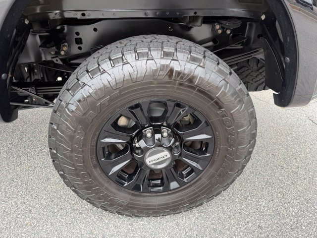 Used 2022 Ford F250 Lariat w/ Tremor Off-Road Package AWD/4WD image 11