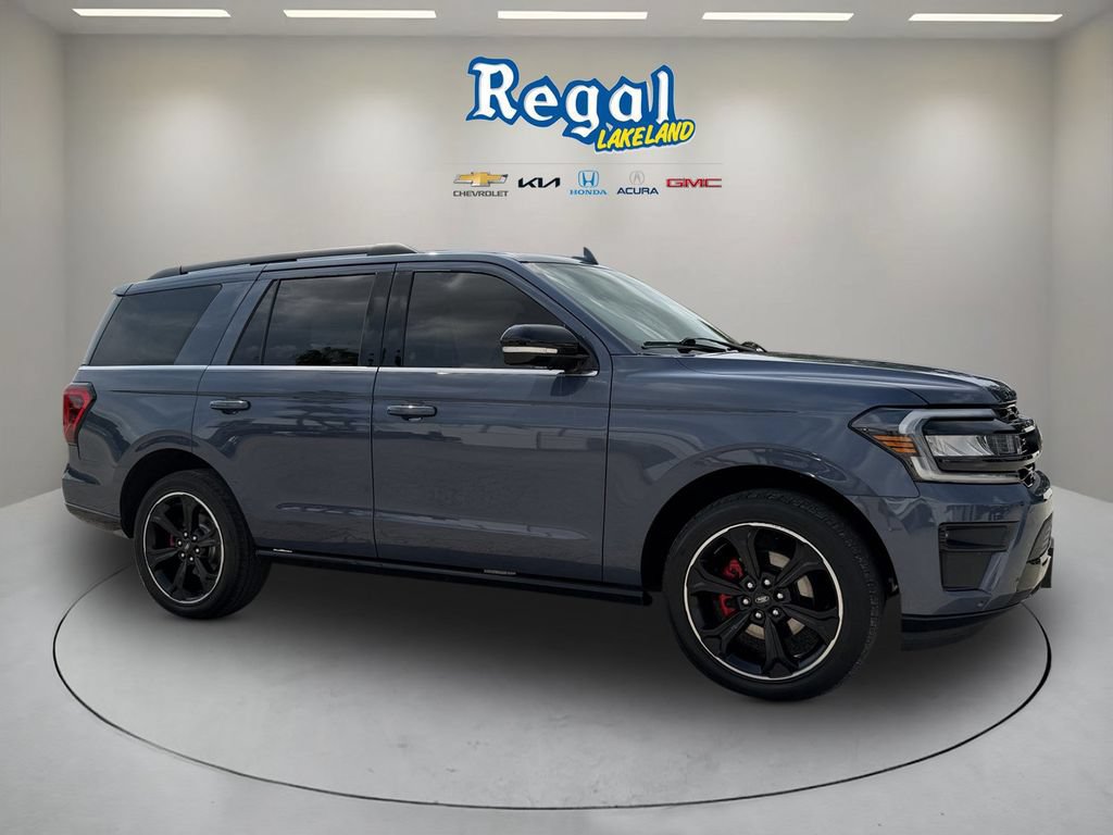 Used 2022 Ford Expedition Limited AWD/4WD image 1