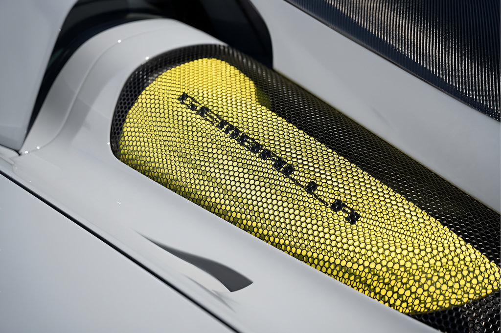 Used 2004 Porsche Carrera GT RWD image 18