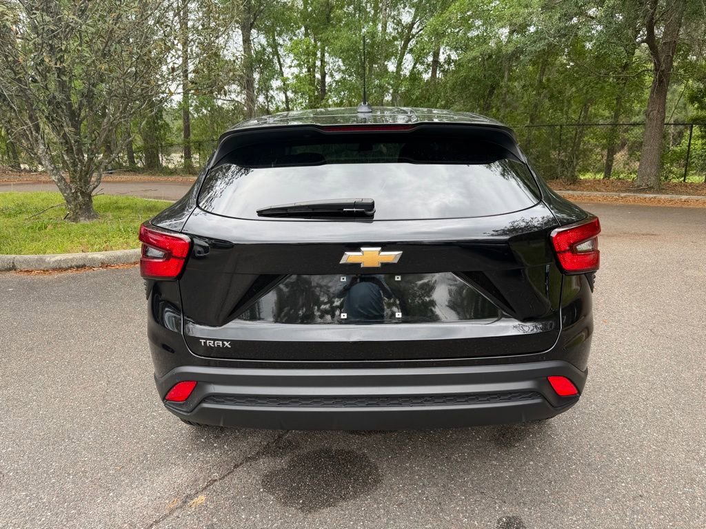 Used 2024 Chevrolet Trax LS image 5