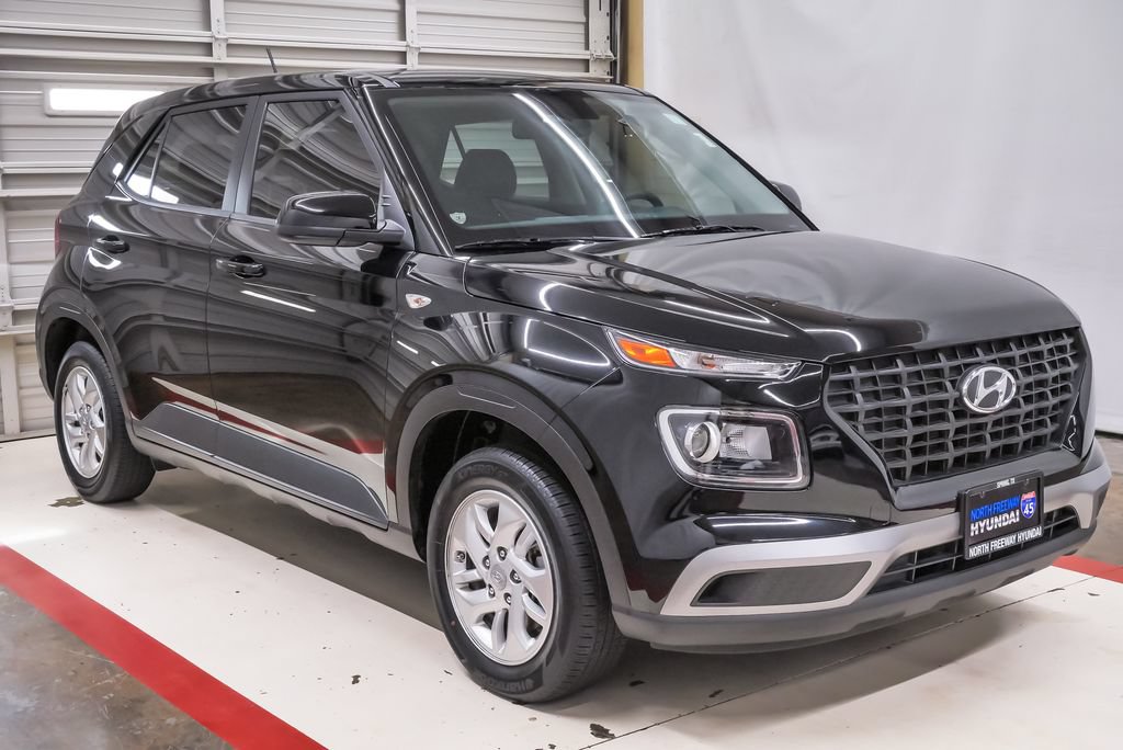 Certified 2024 Hyundai Venue SE FWD image 5