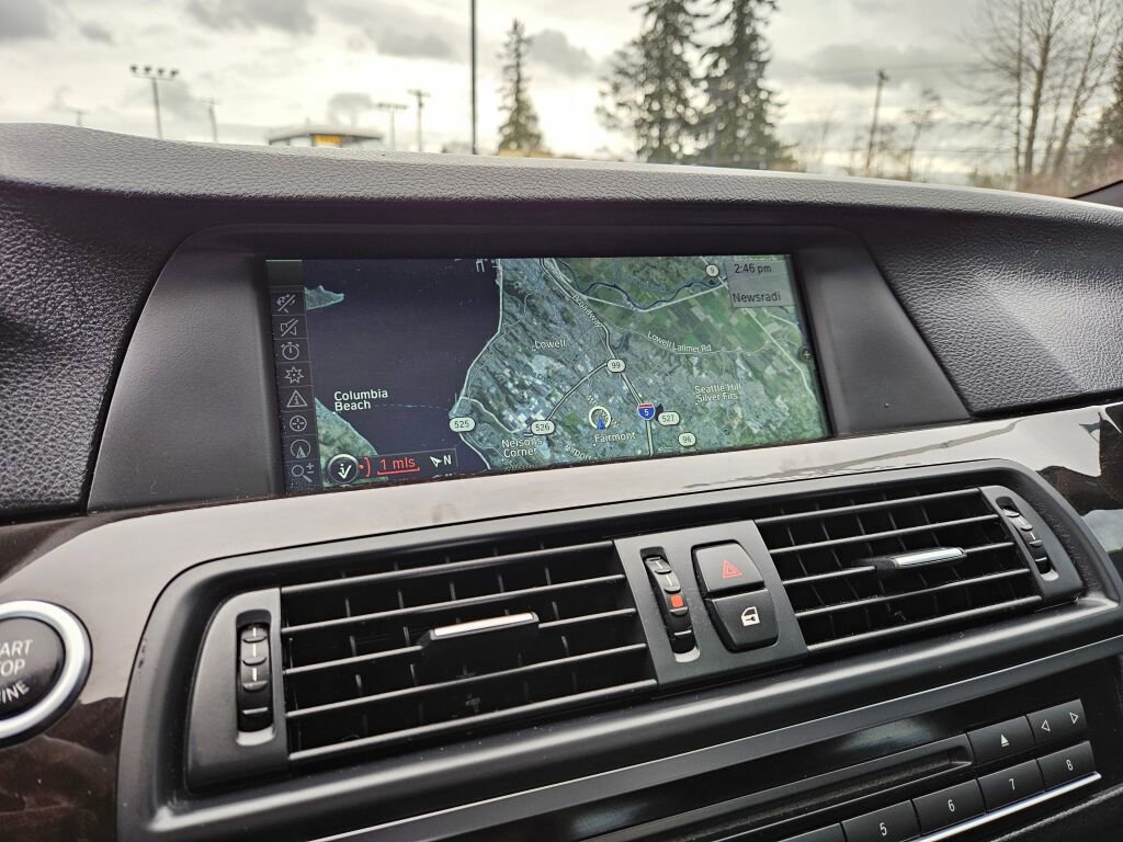 Used 2012 BMW 550i xDrive Sedan image 15