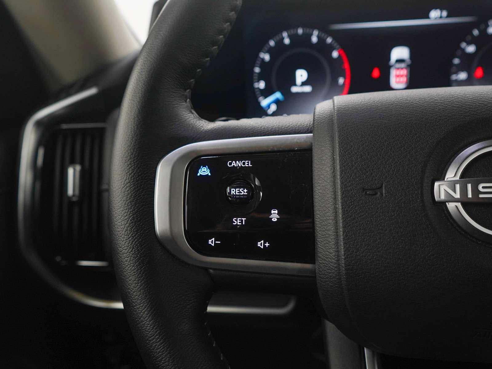 Used 2025 Nissan Armada SV AWD/4WD image 24