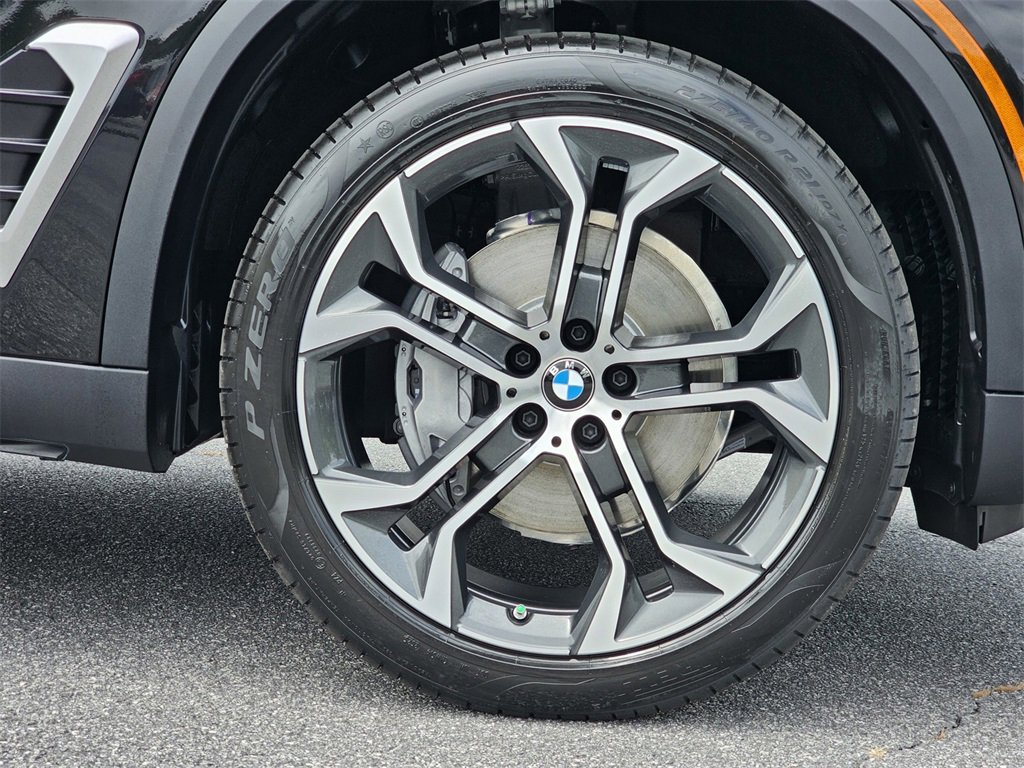 Used 2026 BMW X5 sDrive40i w/ Parking Assistance Package image 13