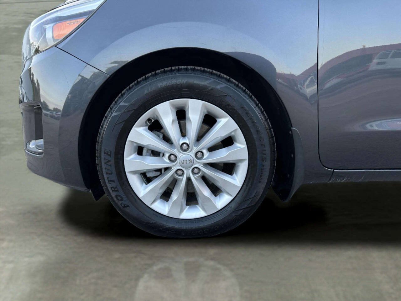 Used 2015 Kia Sedona EX FWD image 9