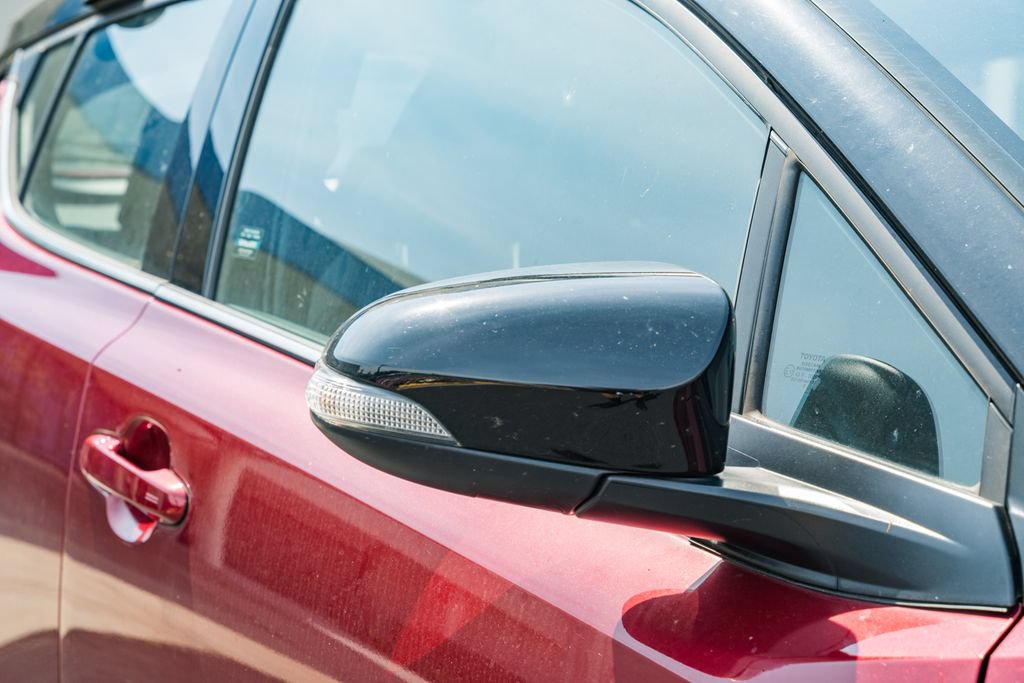 Used 2019 Toyota C-HR Limited FWD image 14