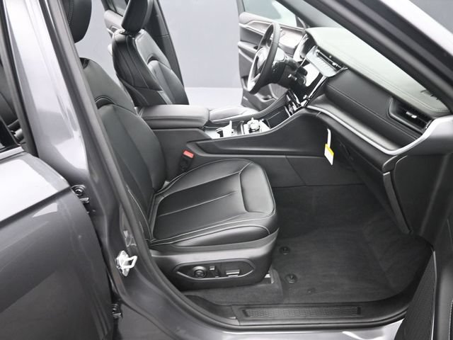 New 2026 Jeep Grand Cherokee Limited AWD/4WD image 18