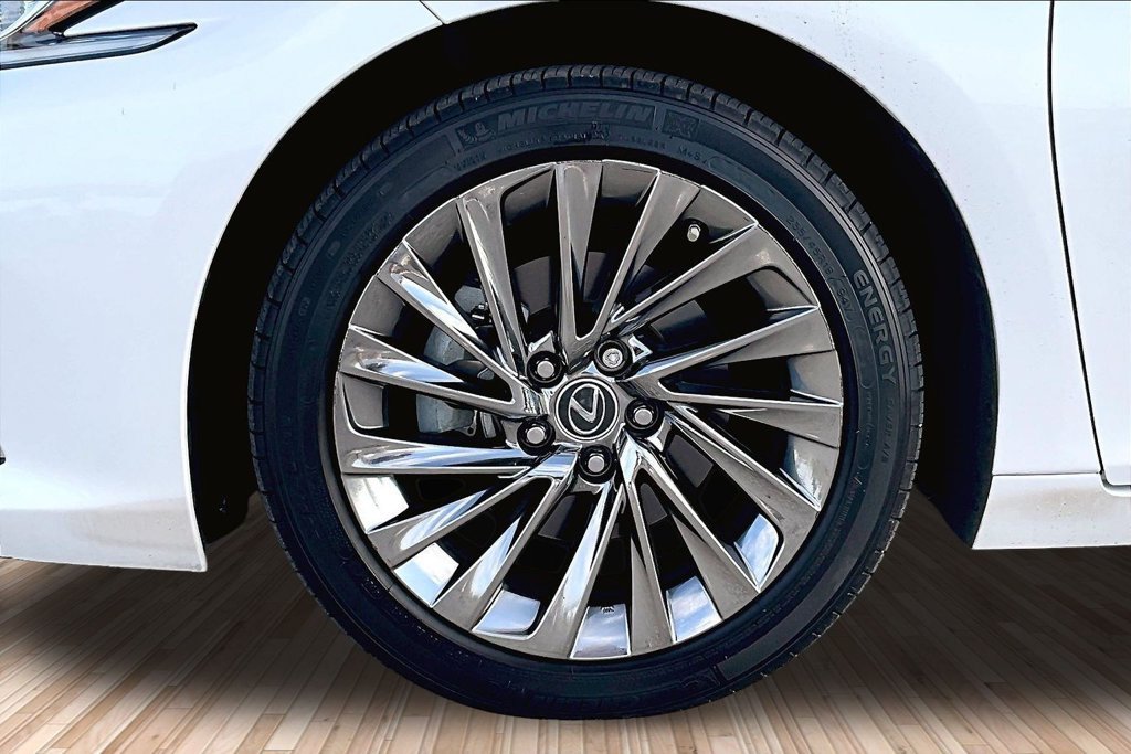 Used 2024 Lexus ES 350 w/ Technology Package FWD image 8