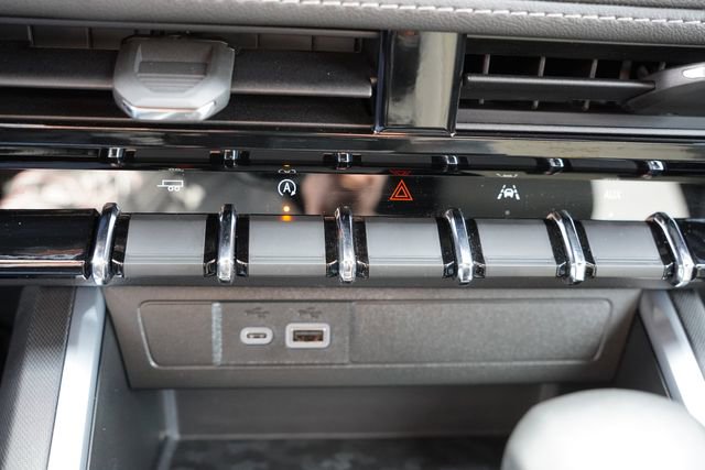 Used 2024 Chevrolet Colorado LT w/ LT Convenience Package II image 26