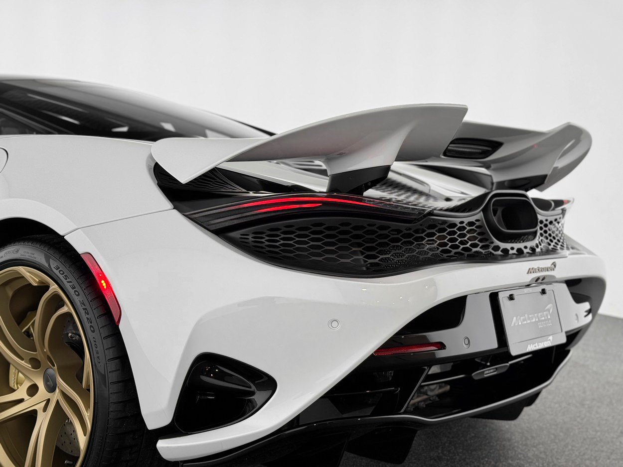 Used 2026 McLaren 750S RWD image 39
