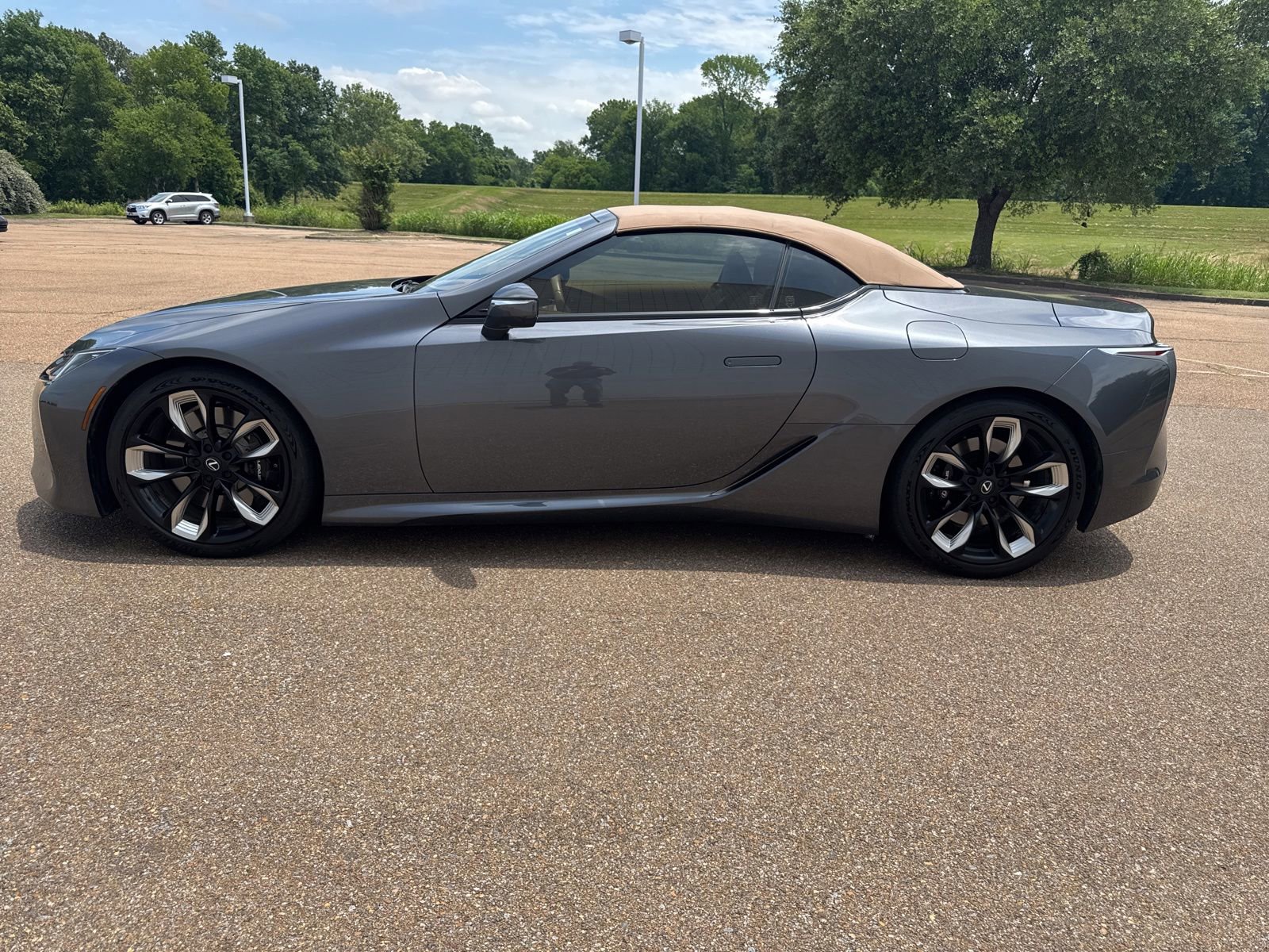 Used 2024 Lexus LC 500 Convertible w/ Touring Package RWD image 4