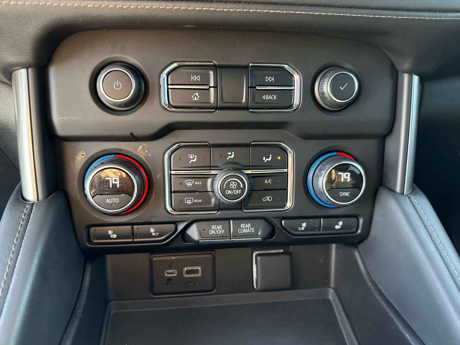 Used 2021 Chevrolet Tahoe LT image 16