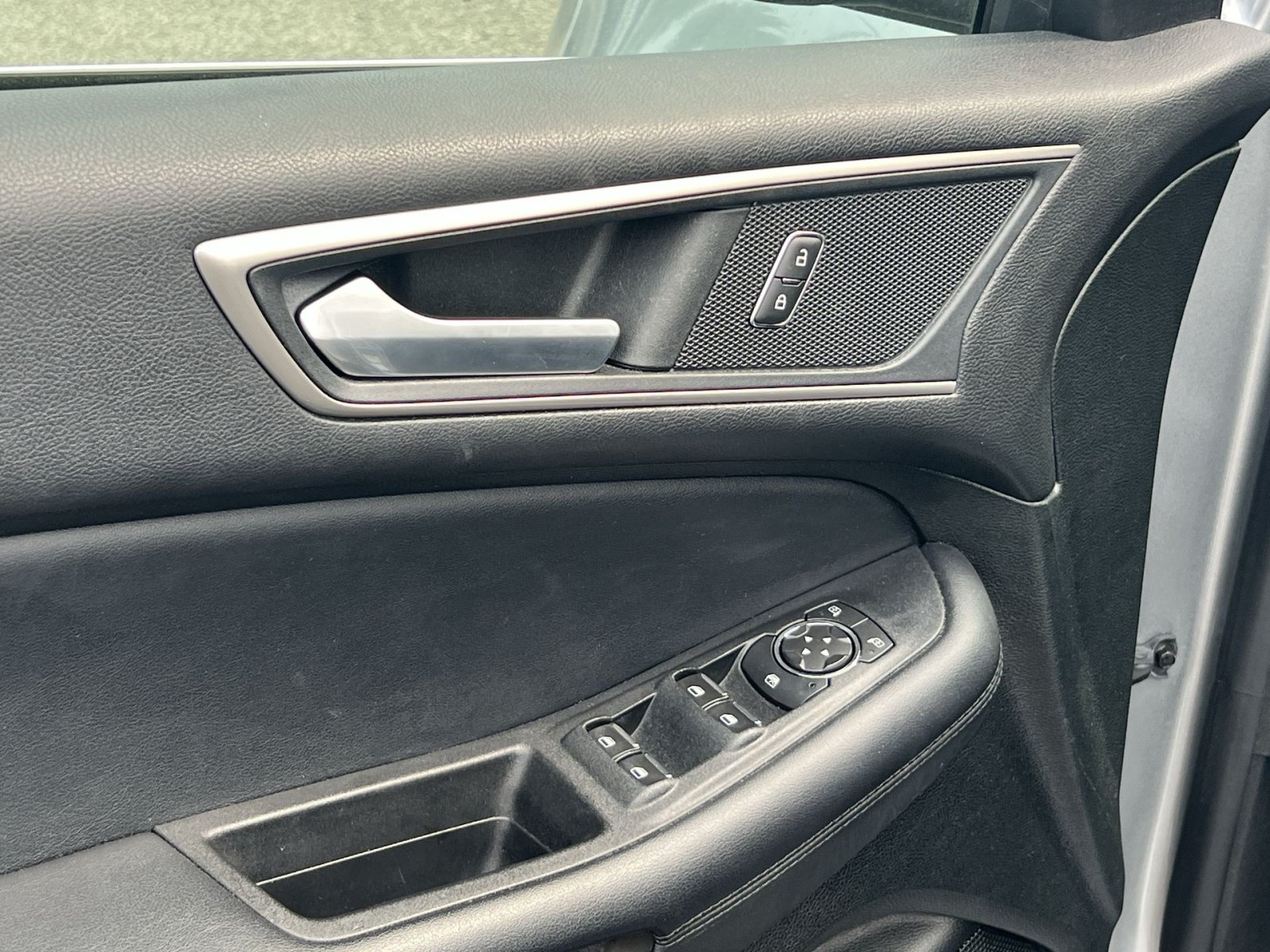 Used 2022 Ford Edge SEL AWD/4WD image 14
