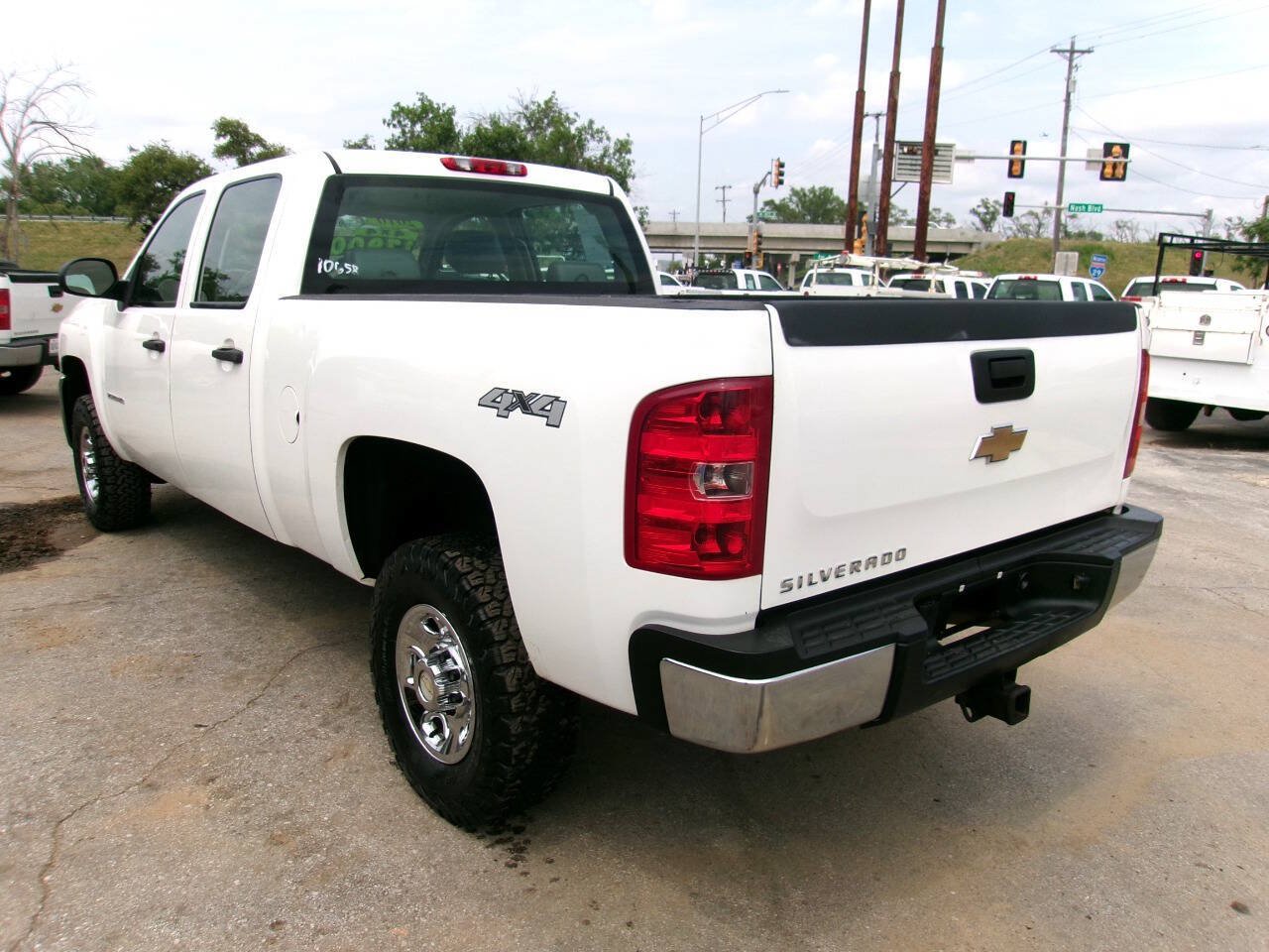 Used 2010 Chevrolet Silverado 2500 W/T AWD/4WD image 2