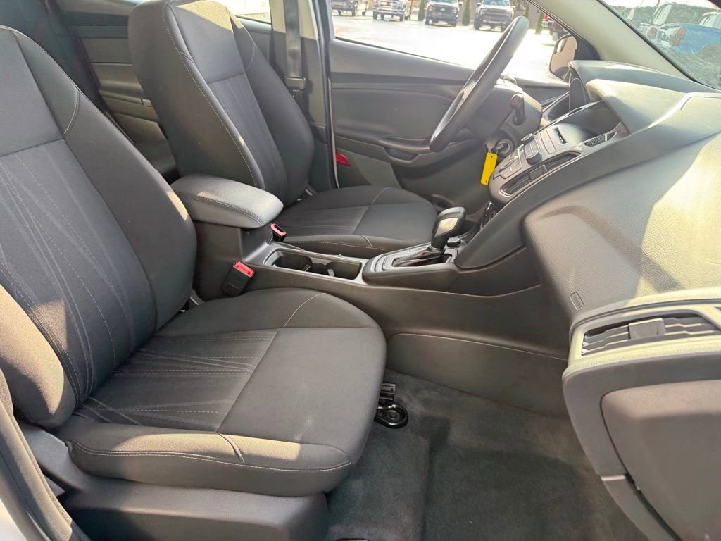 Certified 2017 Ford Focus SE image 11