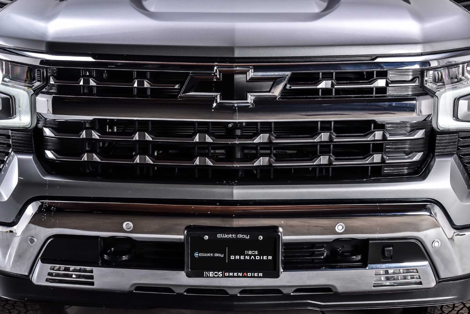 Used 2024 Chevrolet Silverado 1500 LTZ w/ LTZ Premium Package AWD/4WD image 8
