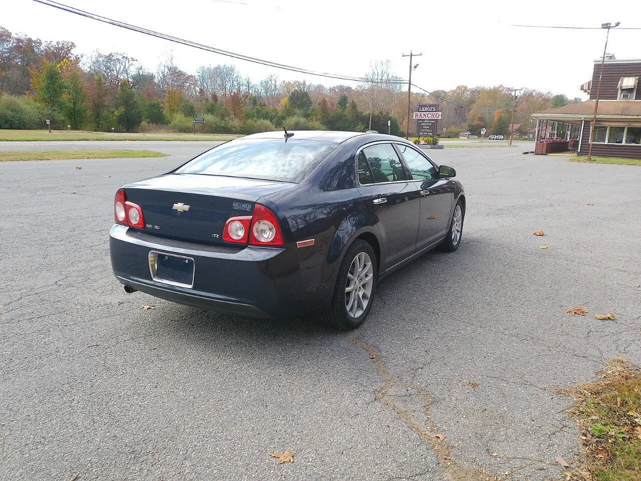 Used 2009 Chevrolet Malibu LTZ w/ Rear Power Package image 7