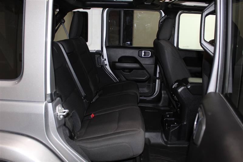 Used 2019 Jeep Wrangler Unlimited Sahara AWD/4WD image 29