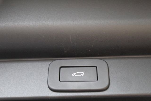 Used 2025 Land Rover Range Rover SE image 28