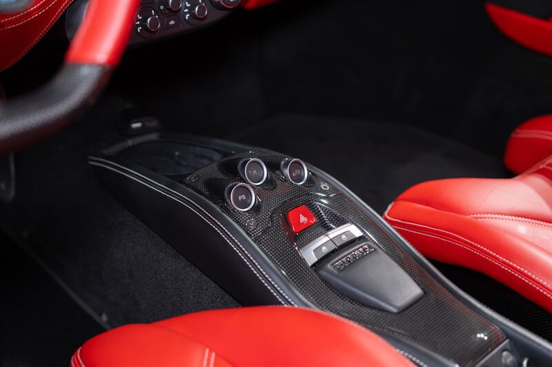 Used 2015 Ferrari 458 Italia Coupe RWD image 16