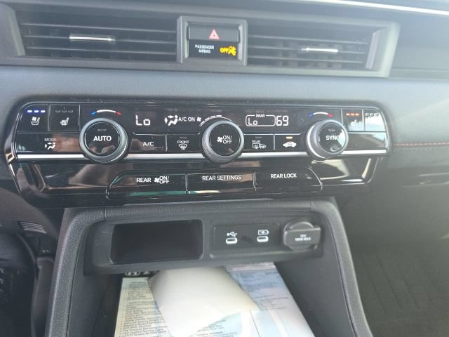 Used 2026 Honda Pilot Black Edition image 11