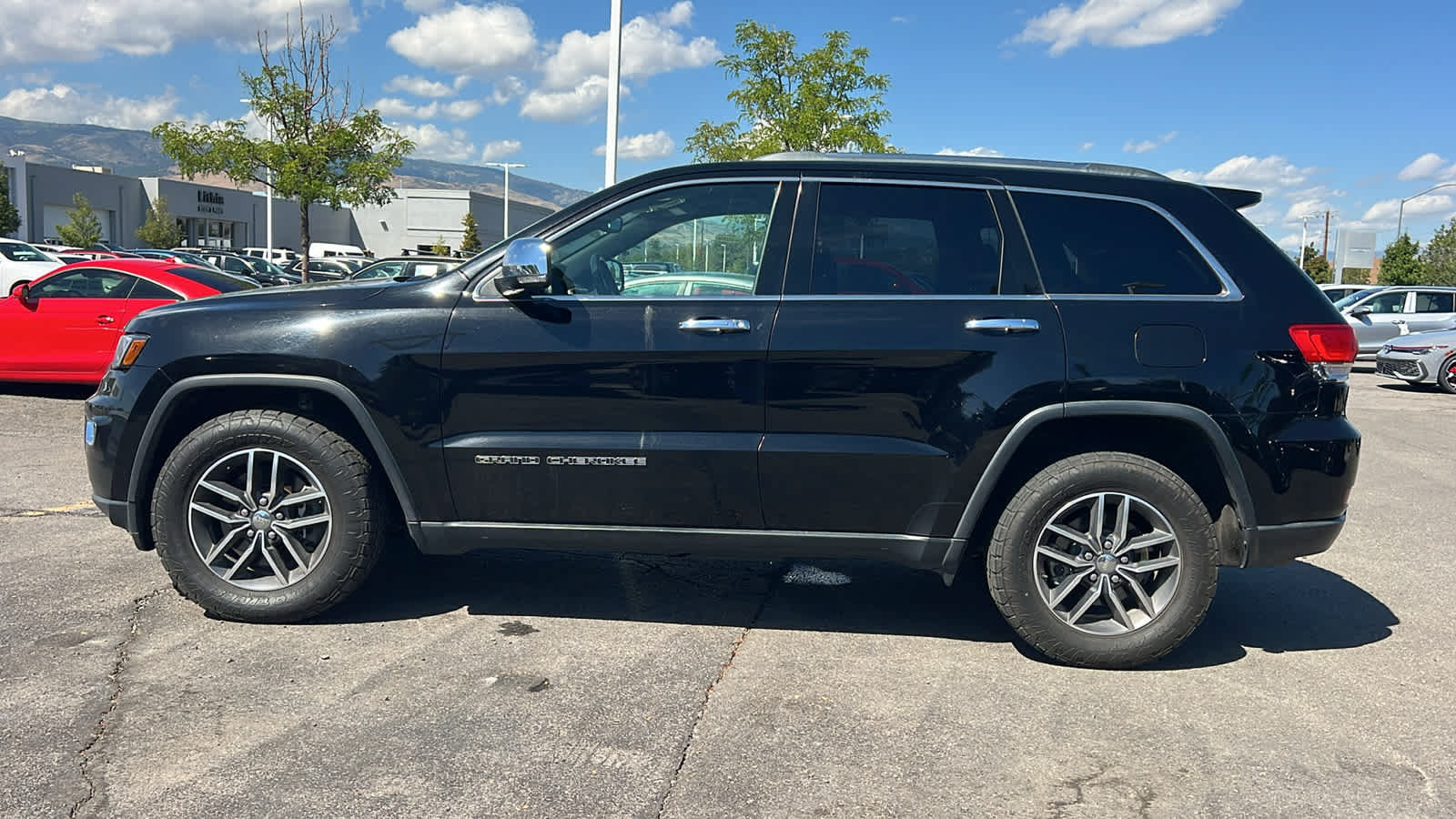 Used 2017 Jeep Grand Cherokee Limited w/ Luxury Group II AWD/4WD image 8