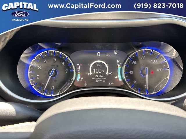 Used 2024 Chrysler Pacifica Touring-L FWD image 24