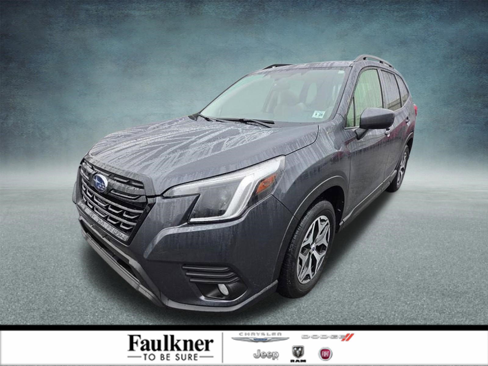 Used 2023 Subaru Forester Premium image 1