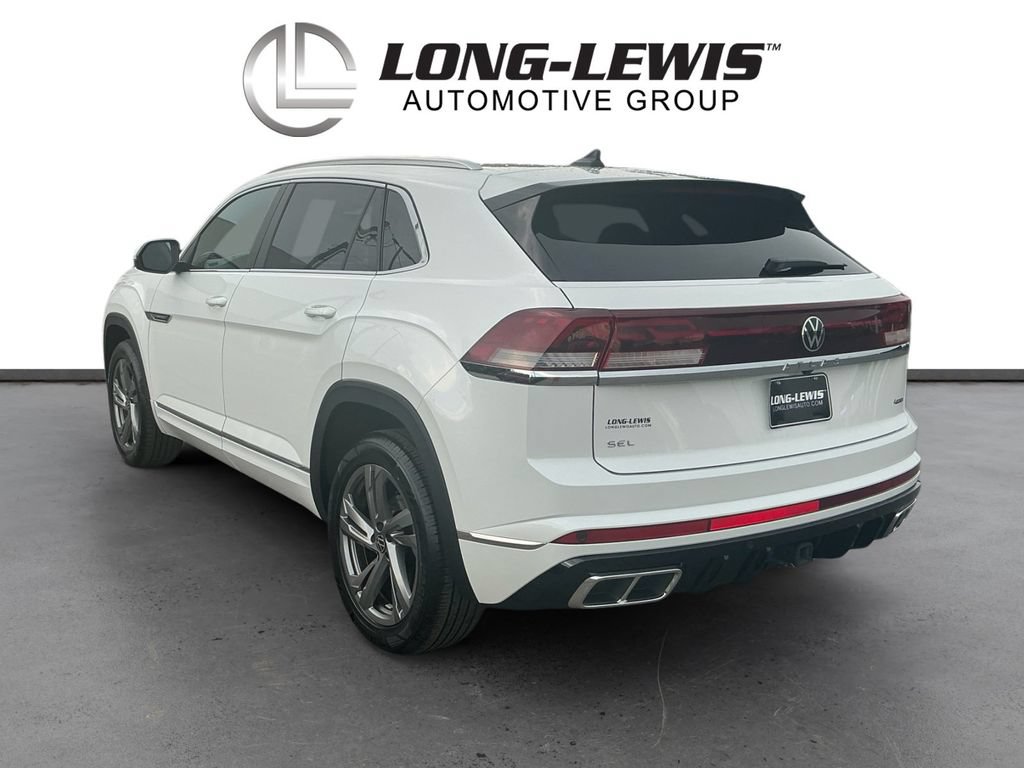Used 2024 Volkswagen Atlas Cross Sport SEL R-Line AWD/4WD image 4