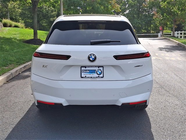 New 2026 BMW iX xDrive60 w/ Premium Package image 5