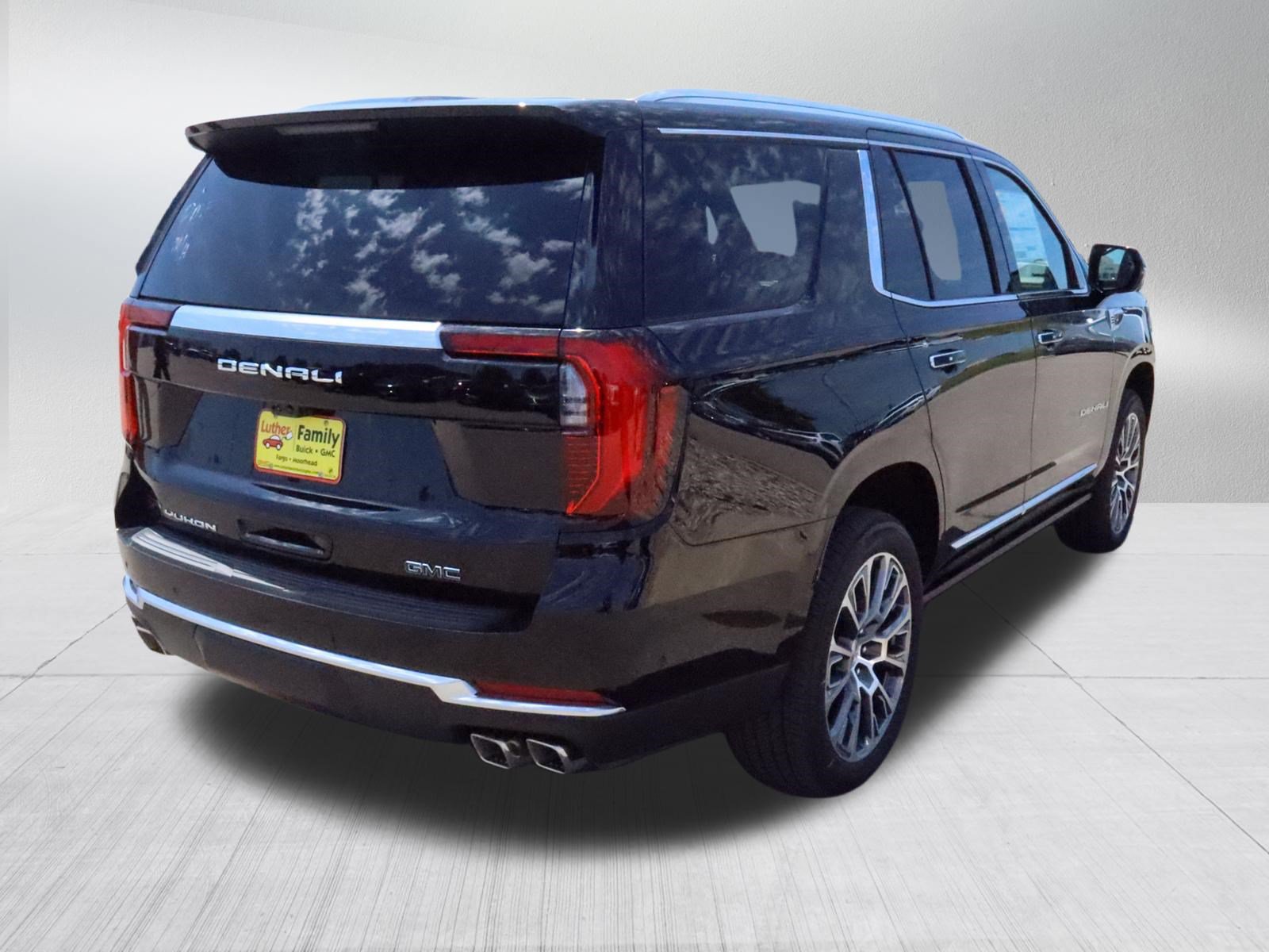 New 2026 GMC Yukon Denali w/ Denali Reserve Package AWD/4WD image 7