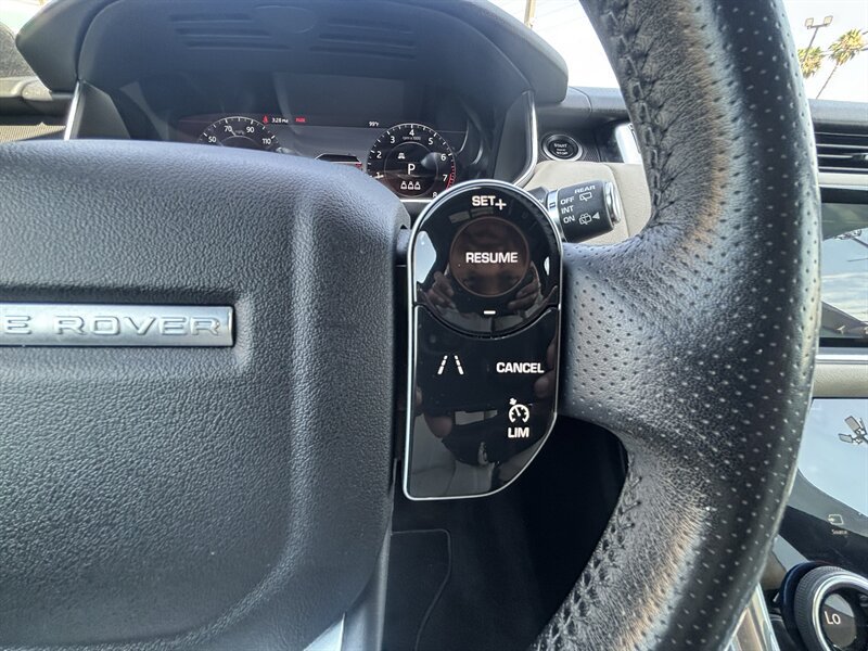 Used 2018 Land Rover Range Rover Sport HSE AWD/4WD image 37