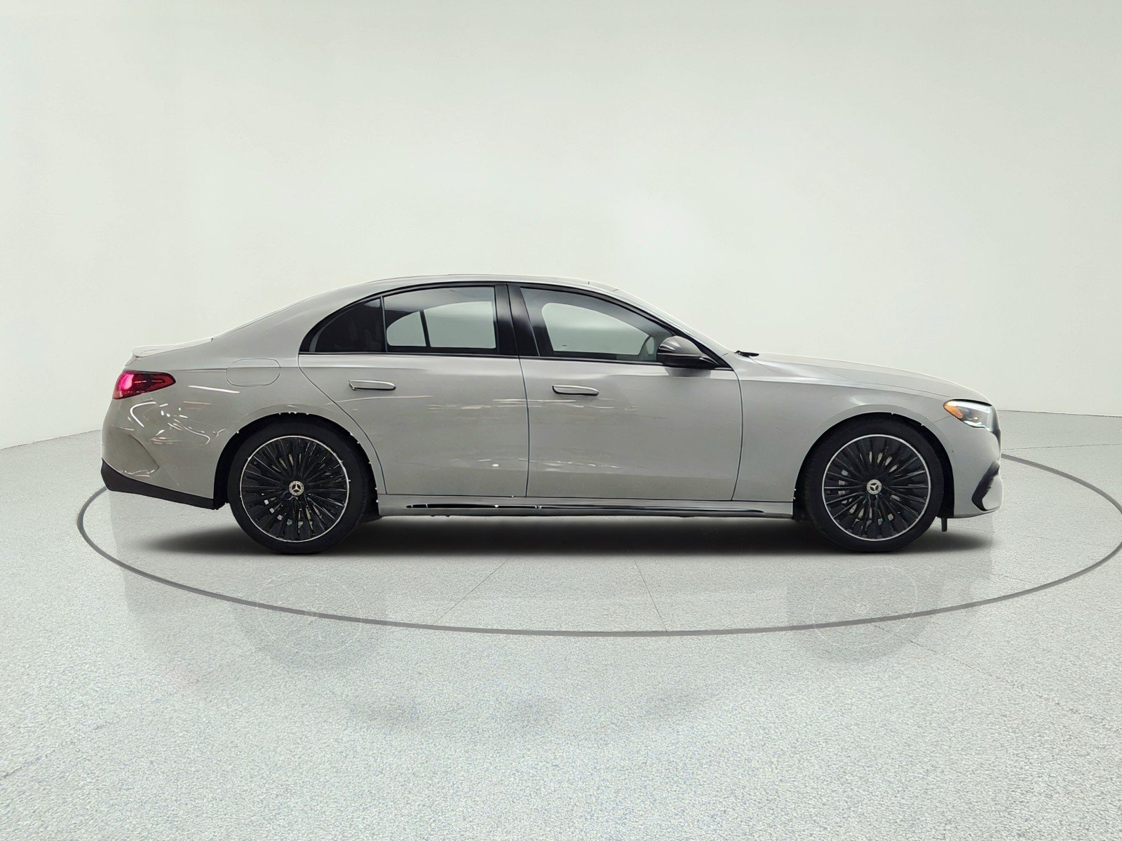 New 2027 Mercedes-Benz E 450 4MATIC Sedan image 4