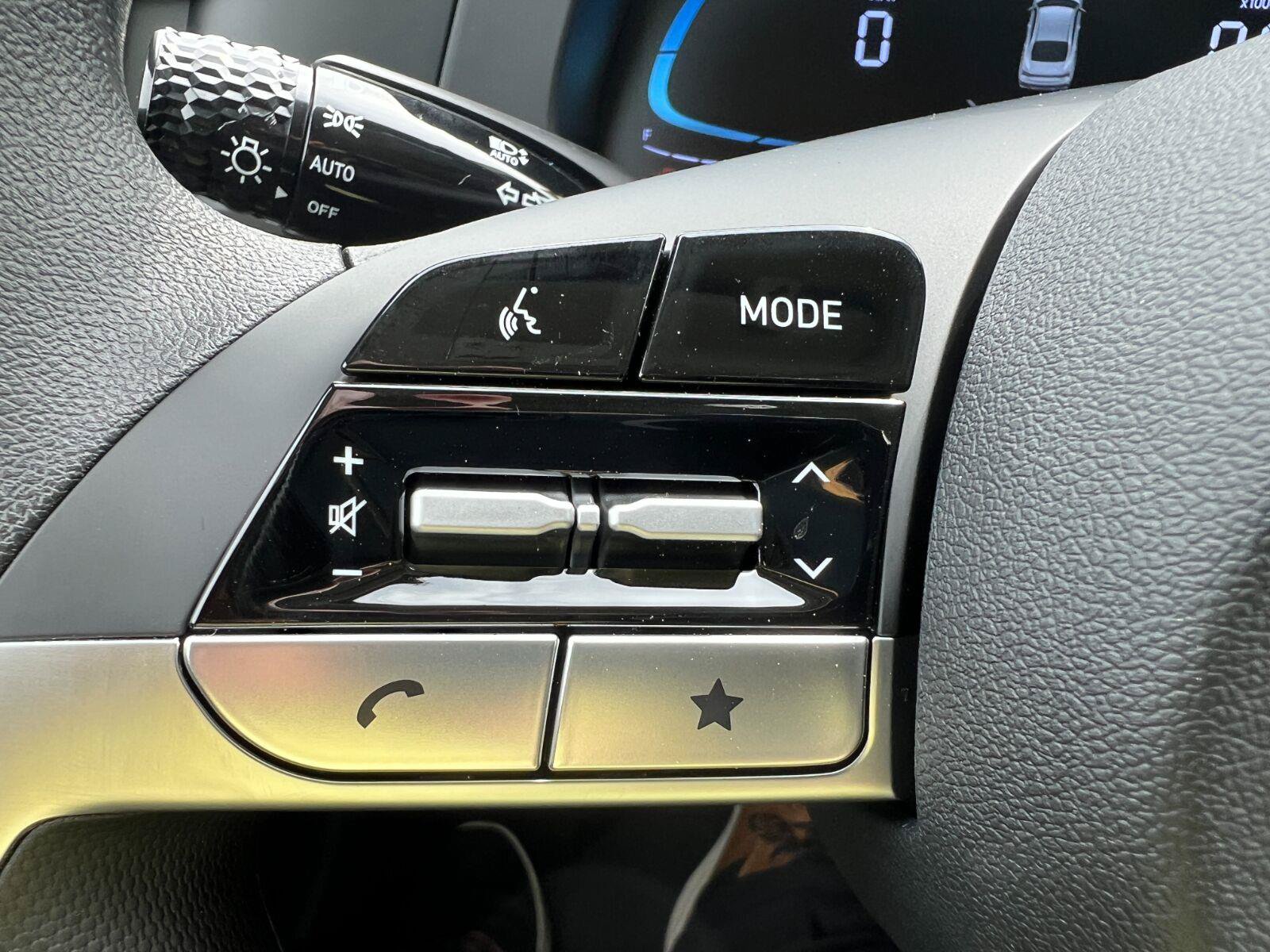 New 2026 Hyundai Elantra SE FWD image 23
