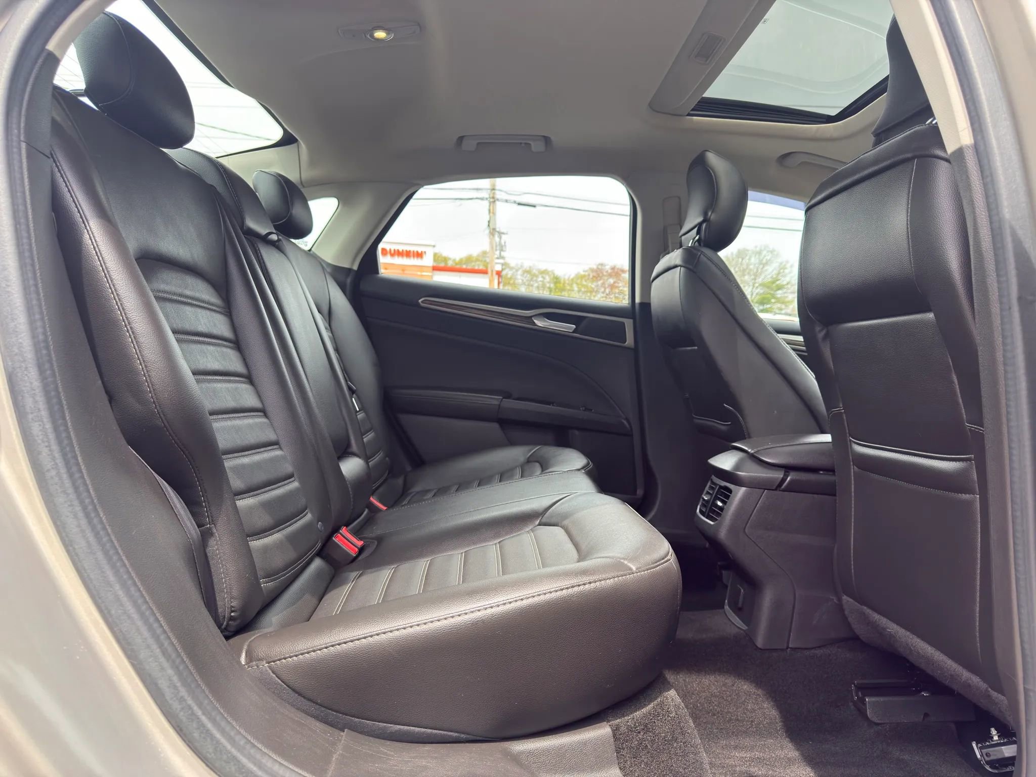 Used 2015 Ford Fusion SE w/ Equipment Group 202A AWD/4WD image 21