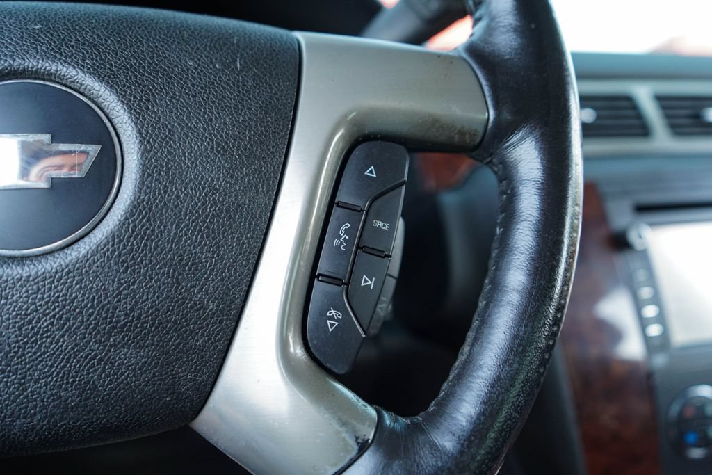 Used 2013 Chevrolet Avalanche LTZ RWD image 29