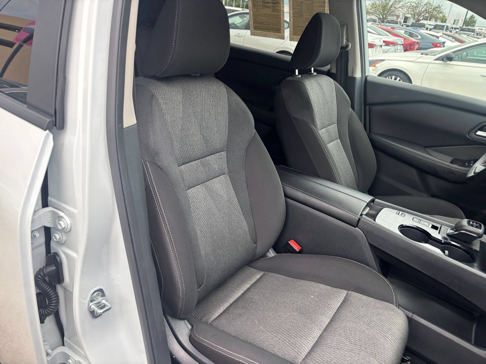 Used 2026 Nissan Rogue SV FWD image 38