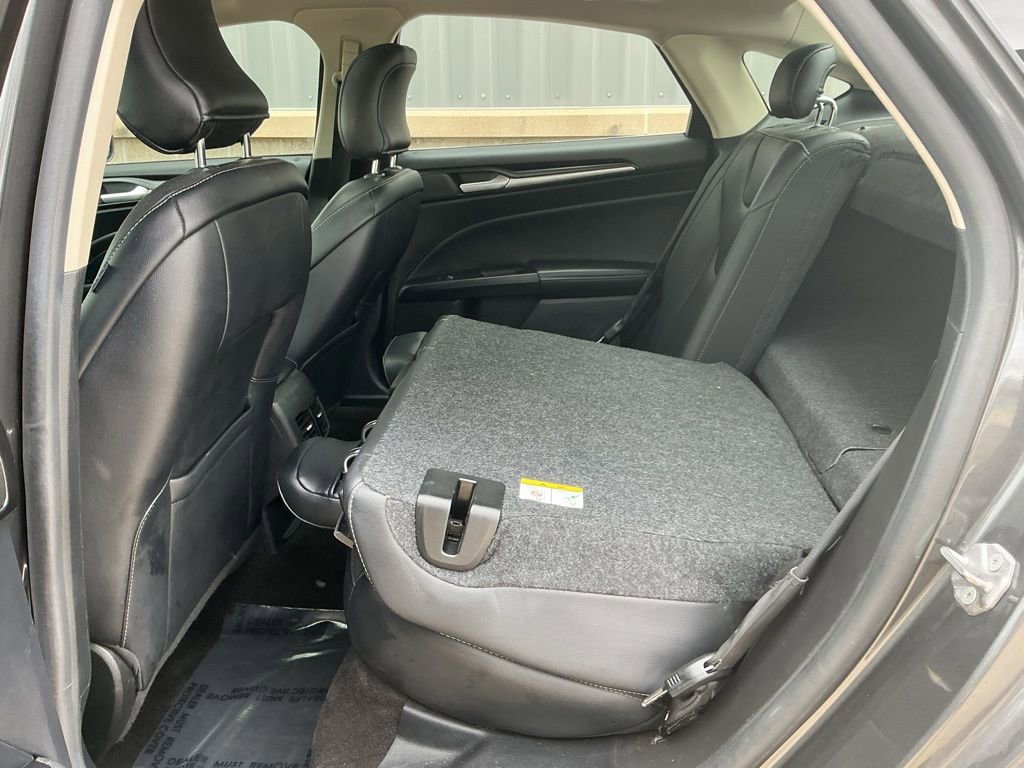 Used 2019 Ford Fusion Titanium FWD image 18