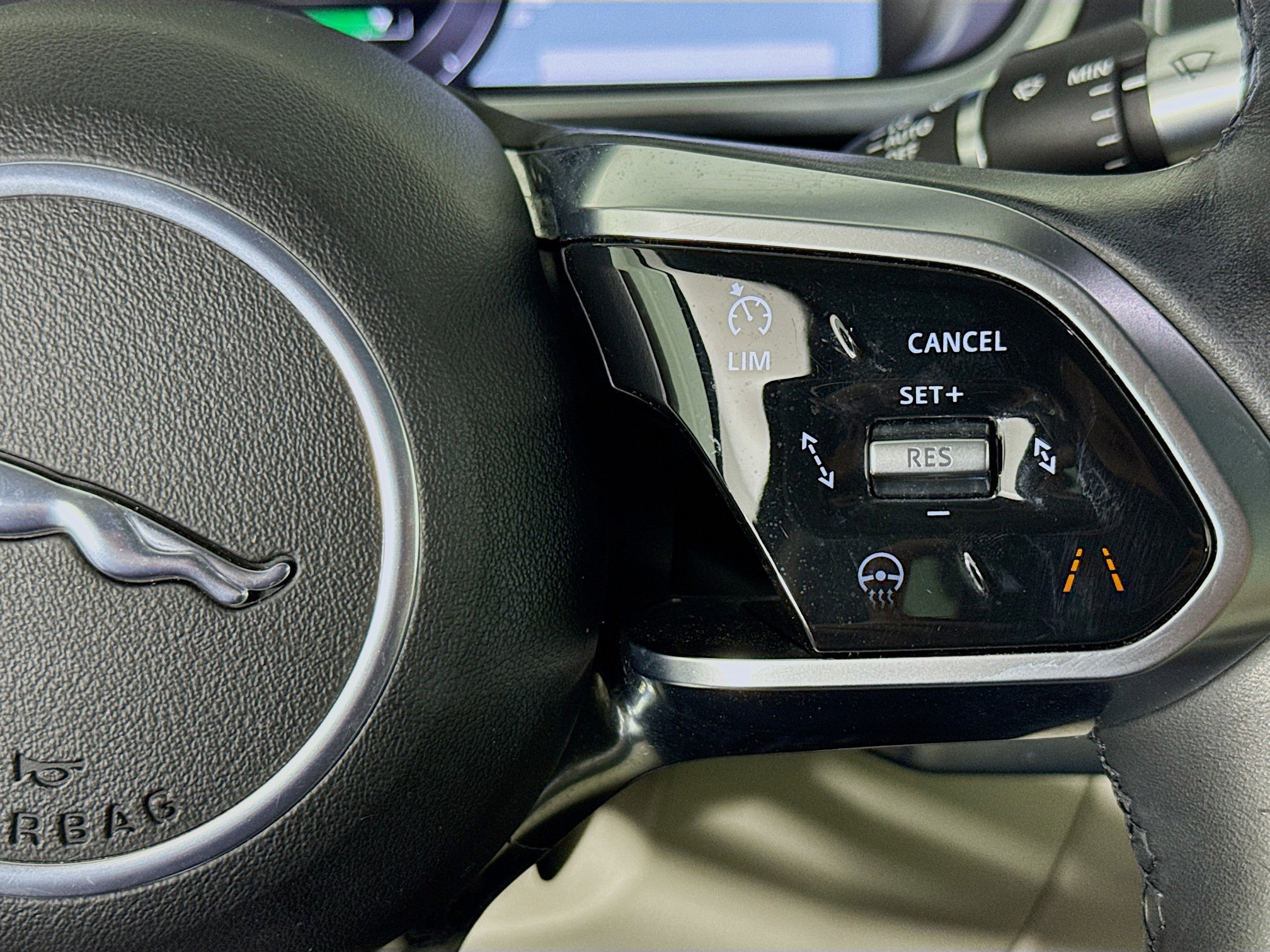 Used 2020 Jaguar I-PACE HSE image 14