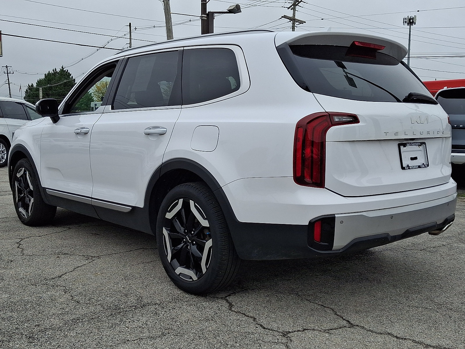 Certified 2024 Kia Telluride S w/ S Sunroof Package AWD/4WD image 4