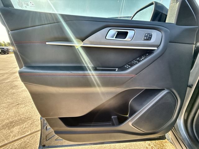 Used 2026 Ford Explorer ST-Line w/ ST-Line Street Pack RWD image 13