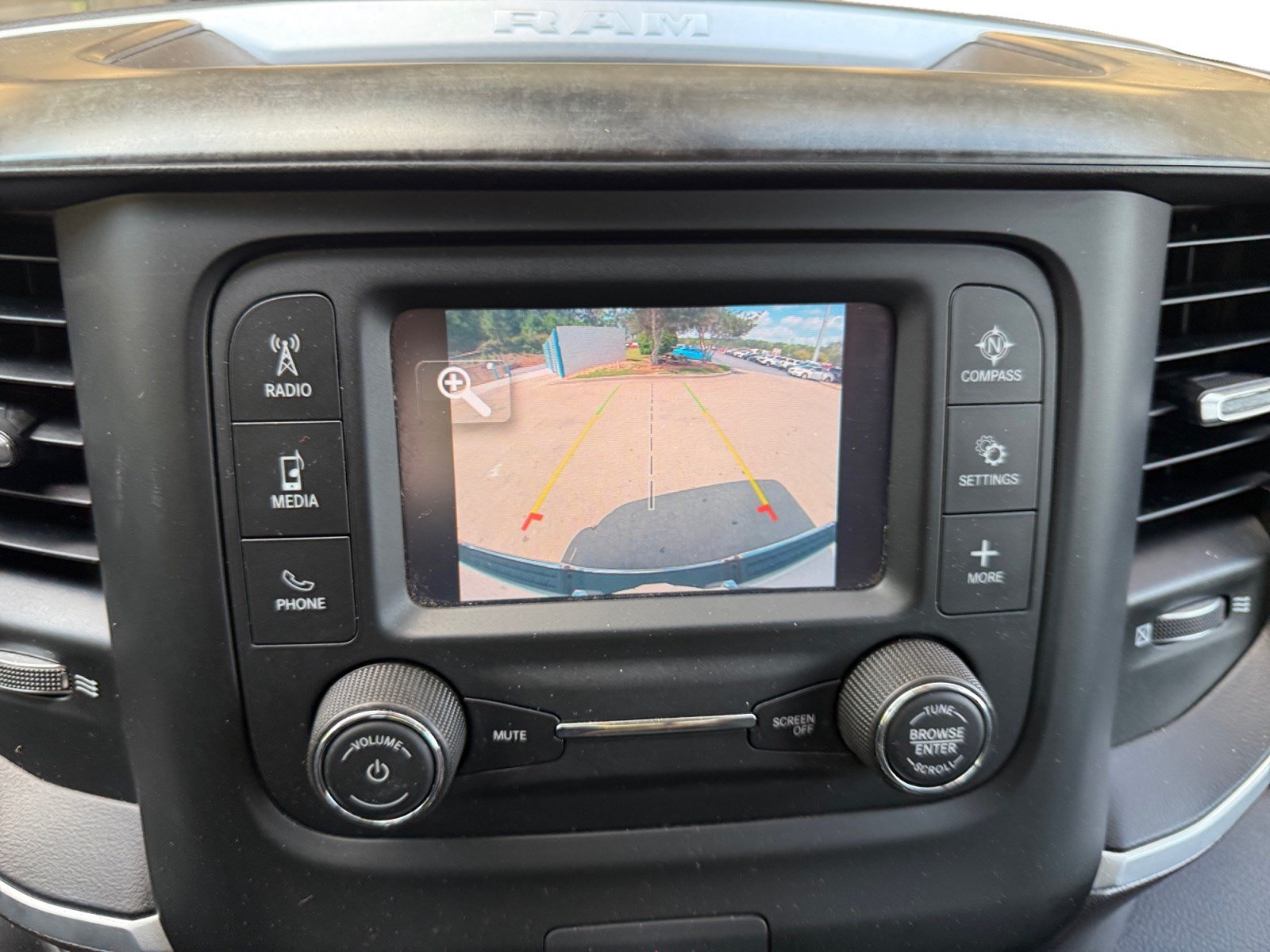 Used 2020 RAM 1500 Big Horn AWD/4WD image 29