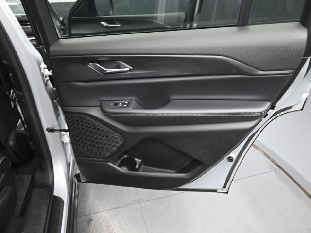 Used 2024 Jeep Grand Cherokee L Laredo AWD/4WD image 18