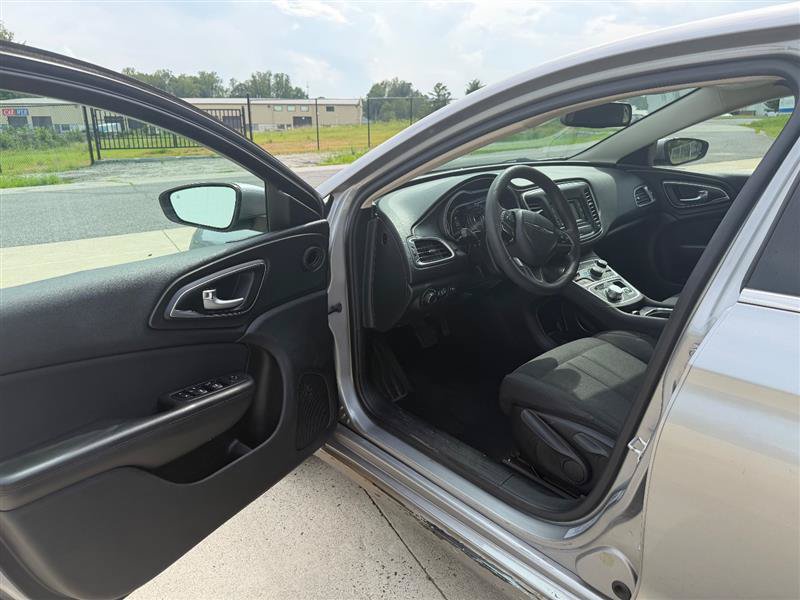 Used 2017 Chrysler 200 Limited w/ Driver Assist Package FWD image 12