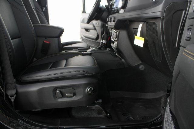 New 2026 Jeep Wrangler Sahara AWD/4WD image 19